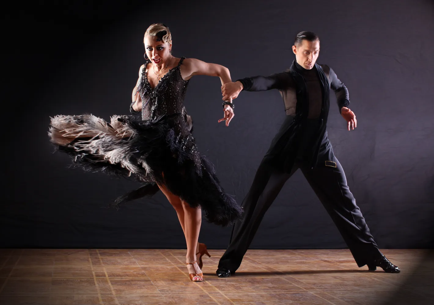 Moda dance studio โรงเรียนสอนเต้น สอนเต้นลีลาศ สอนเต้นรำ ไม่มีพื้นฐานก็เรียนได้
